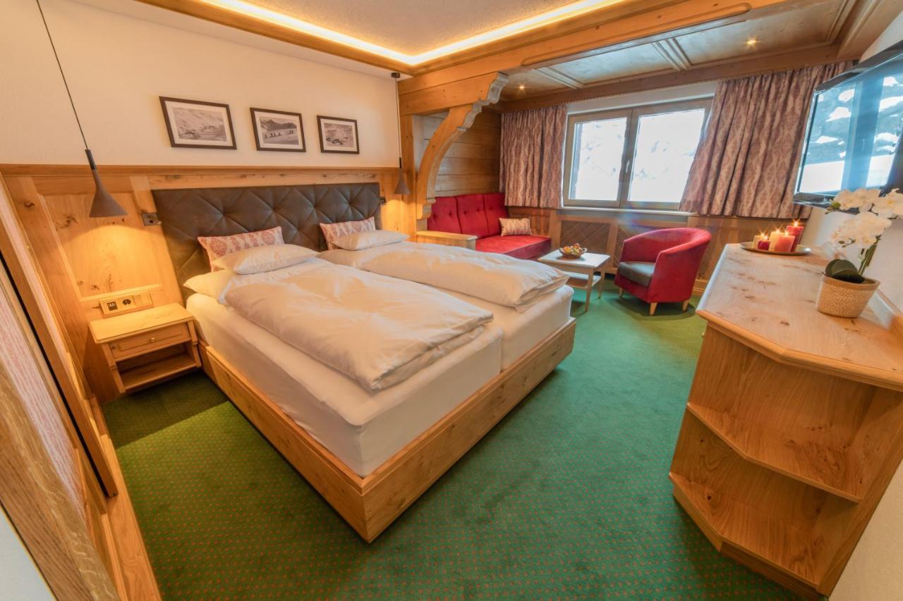 Hotel Ulli Zürs Exteriör bild